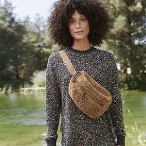 The Great x Eddie Bauer Shearling Waist Bag